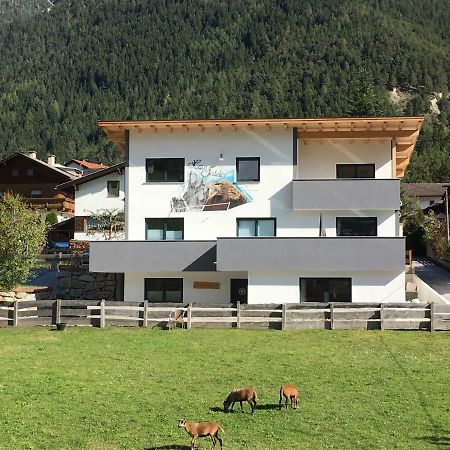 ノイシュティフト・イム・シュトゥーバイタールHaus Jedelerアパートメント エクステリア 写真